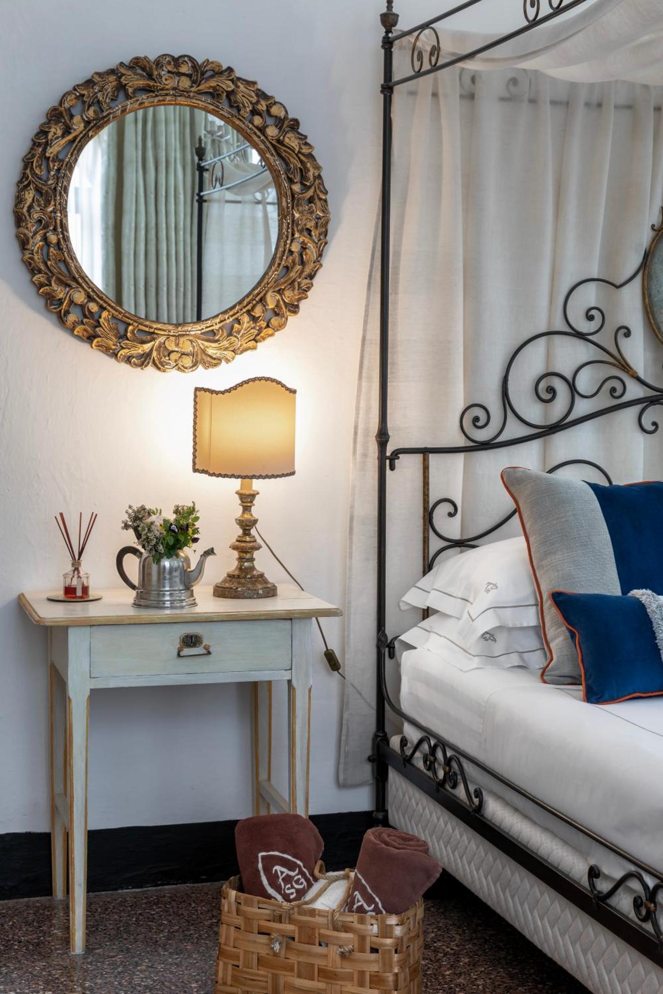 Abbadia San Giorgio Hotel โมเนเลีย ภายนอก รูปภาพ